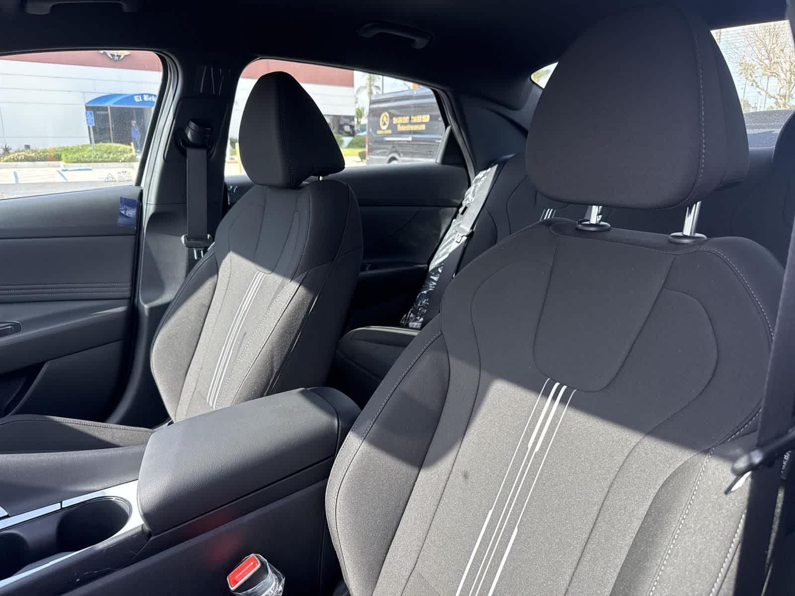 Thumbnail: 2025 Hyundai Elantra - 24