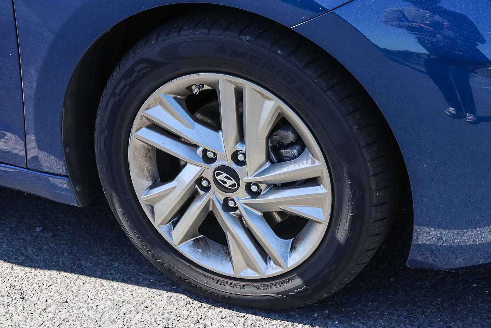 Thumbnail: 2019 Hyundai Elantra - 5