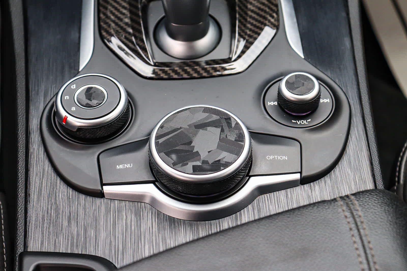 Thumbnail: 2019 Alfa Romeo Stelvio - 21