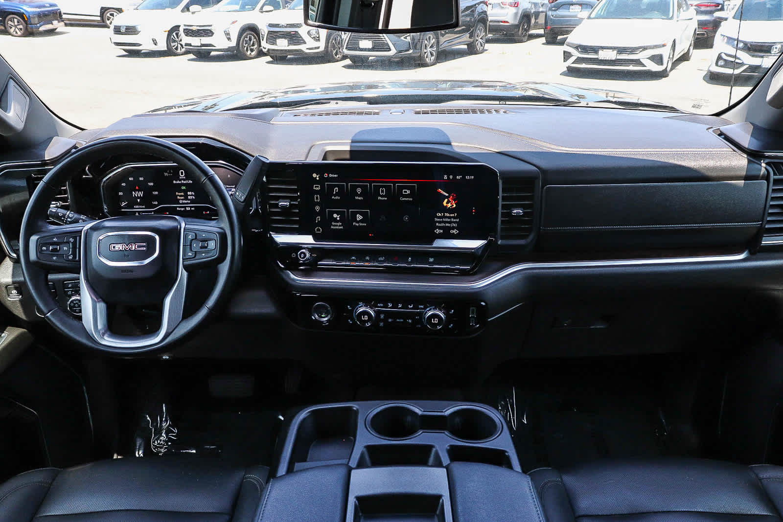 2024 GMC Sierra 1500 SLT - Photo 18