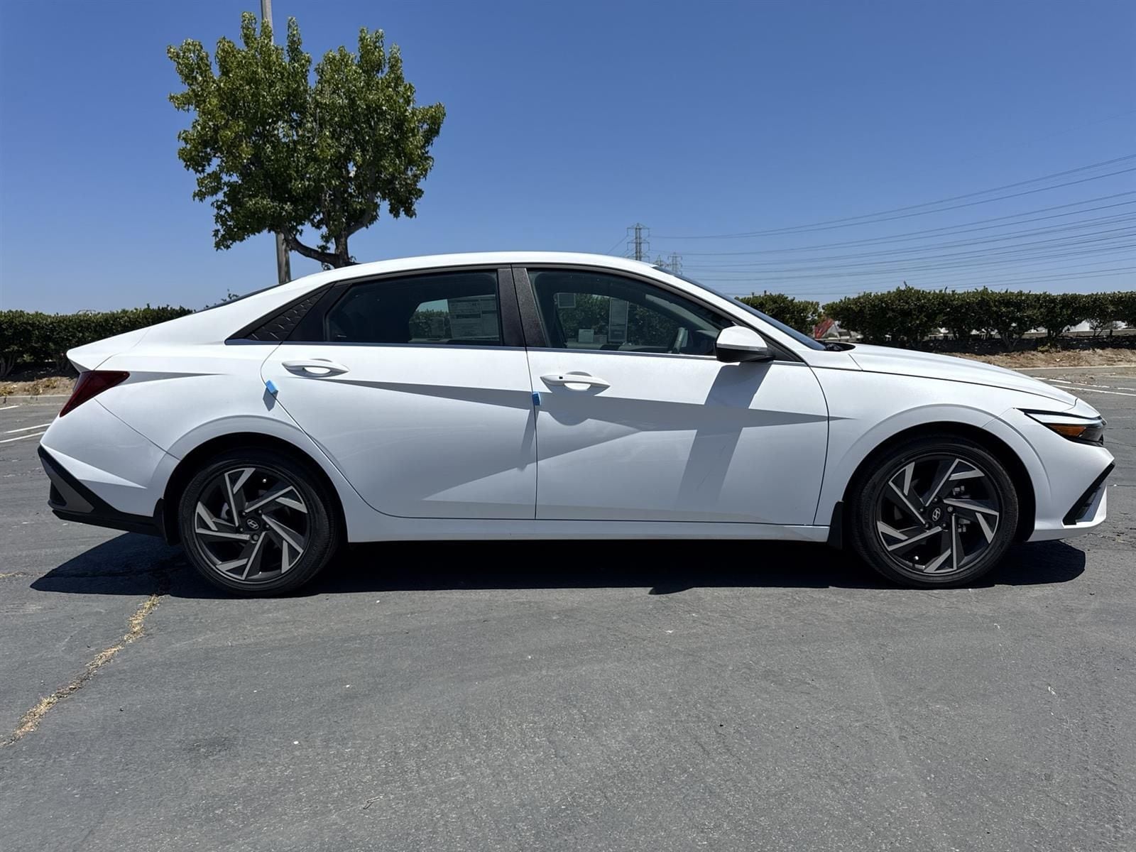Thumbnail: 2025 Hyundai Elantra - 3