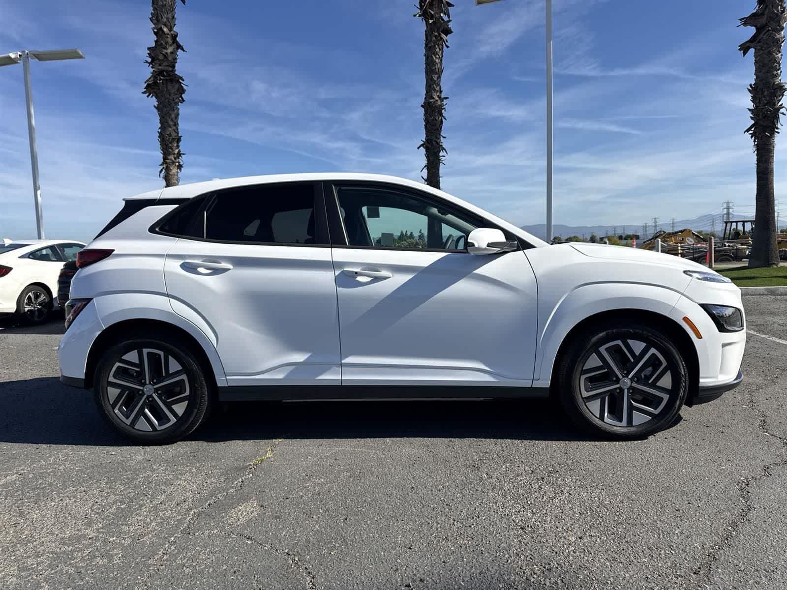 Thumbnail: 2023 Hyundai Kona - 3