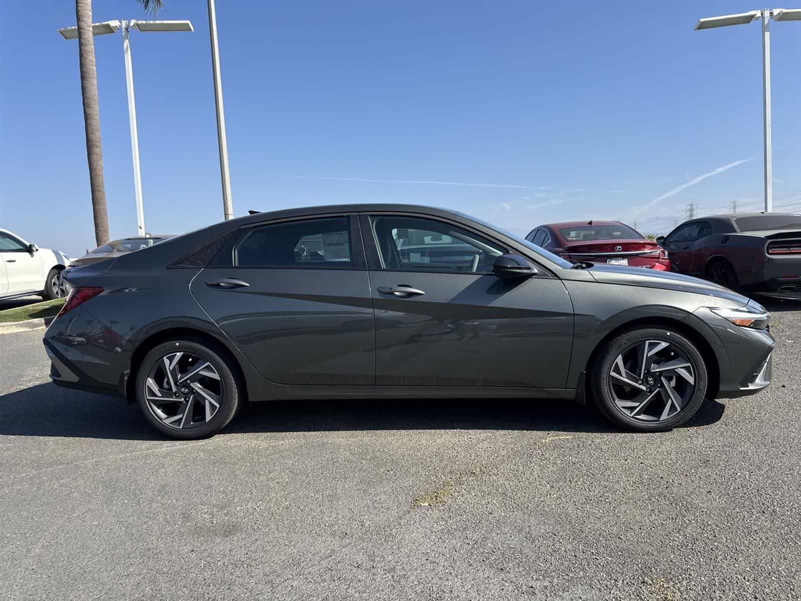 Thumbnail: 2025 Hyundai Elantra - 3