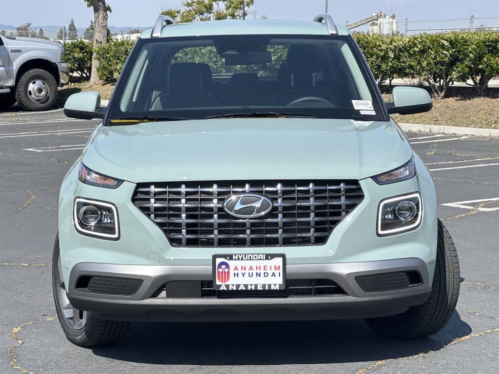 New 2025 Hyundai Venue Limited SUV