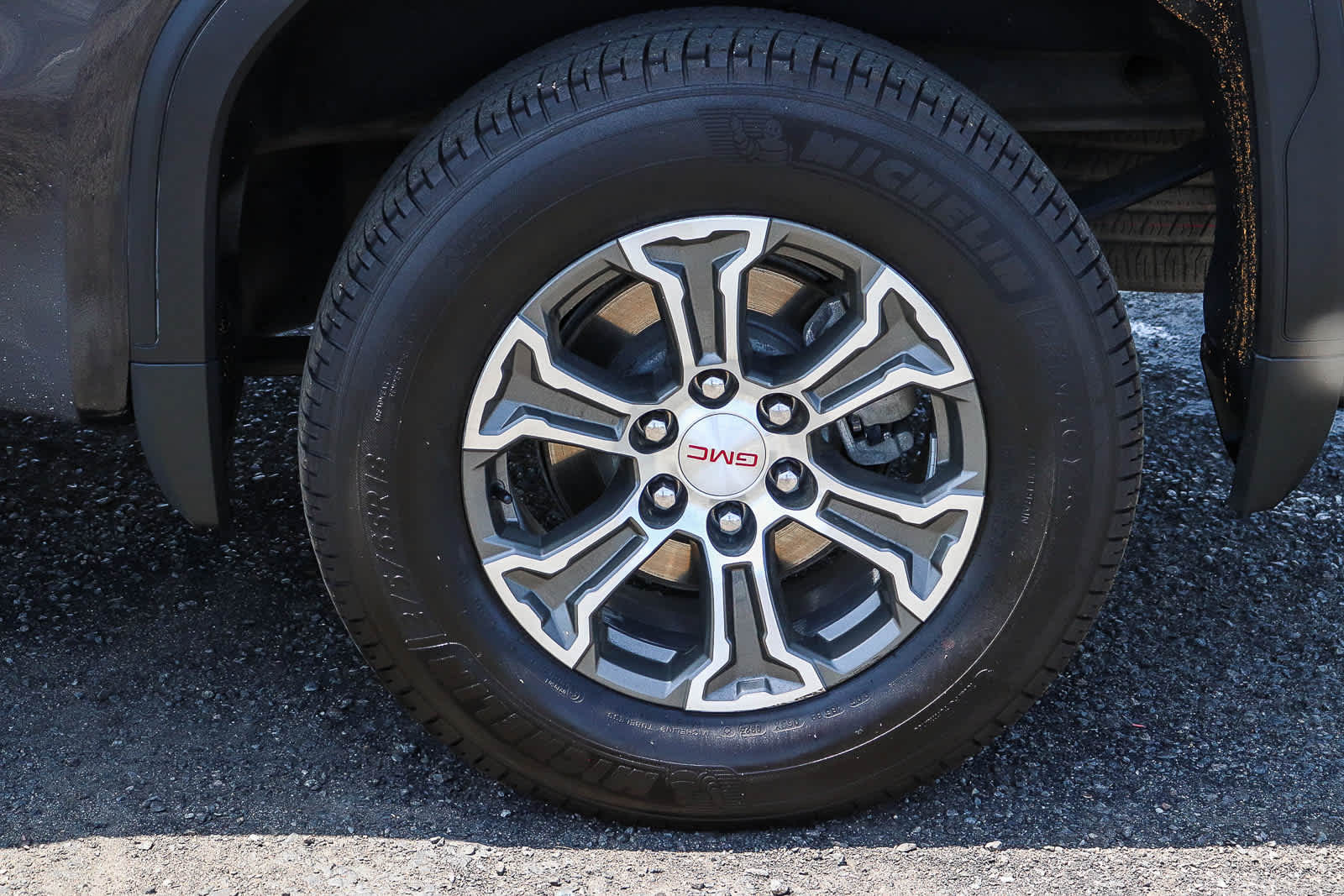 2024 GMC Sierra 1500 SLT - Photo 13