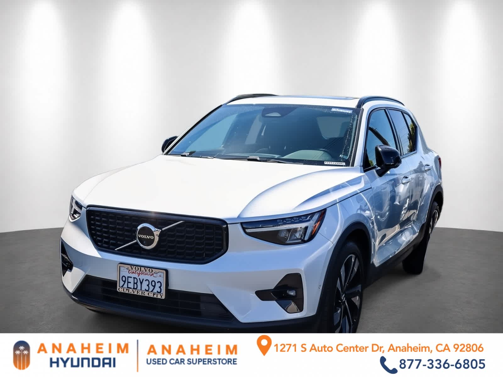 2023 Volvo XC40 B5 Ultimate Dark AWD's photo