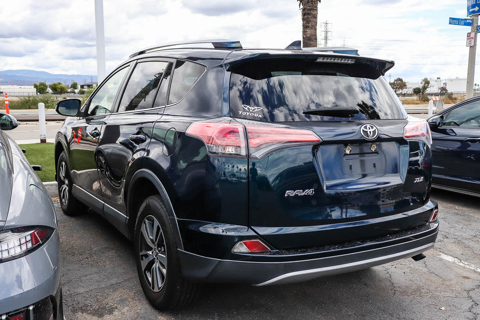 2018 Toyota RAV4 XLE photo 5