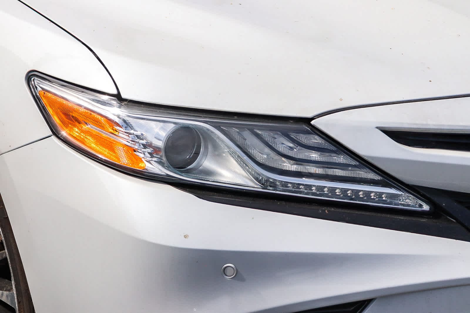 2018 Toyota Camry XSE photo 2