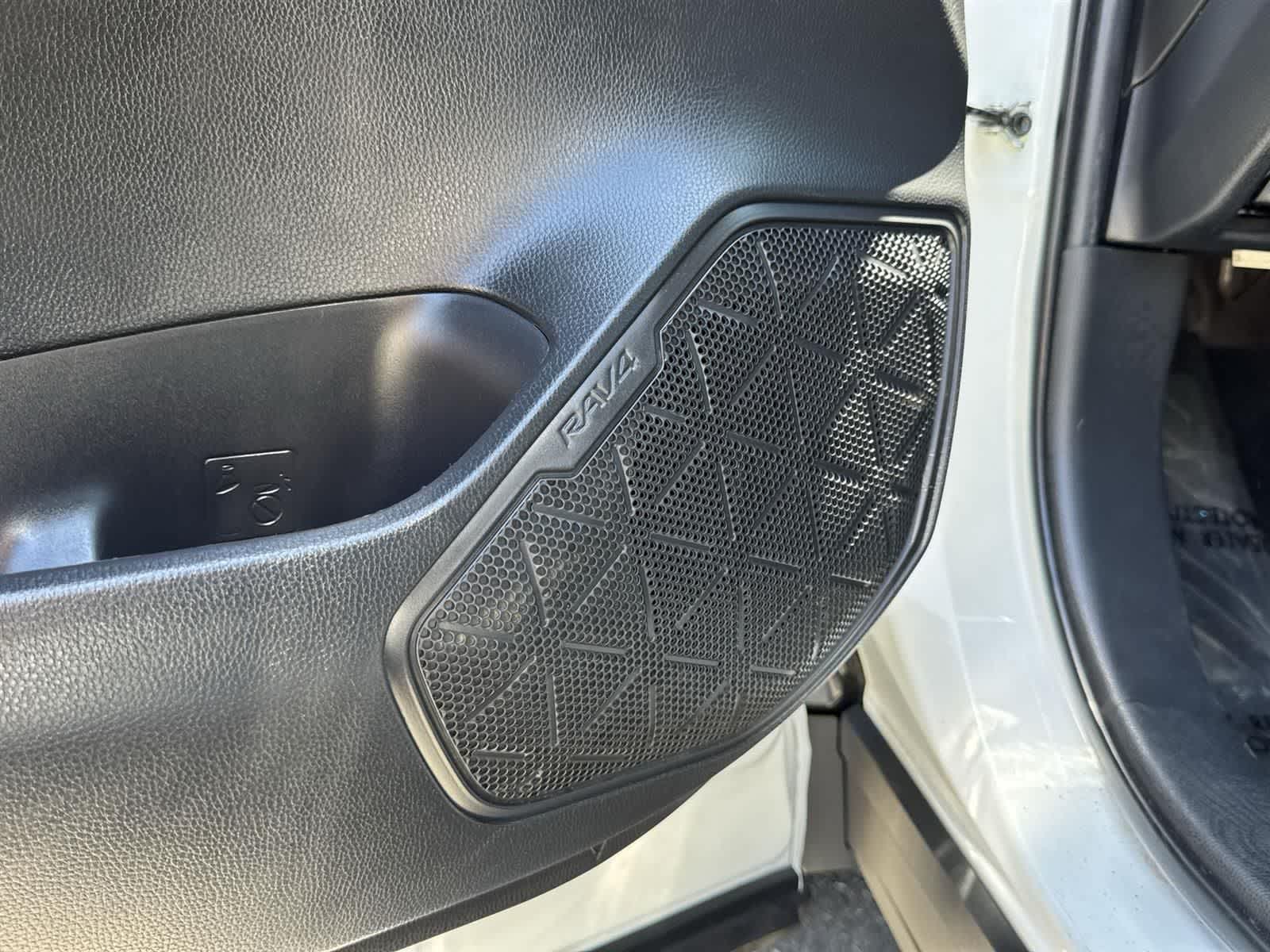 Thumbnail: 2023 Toyota RAV4 - 20