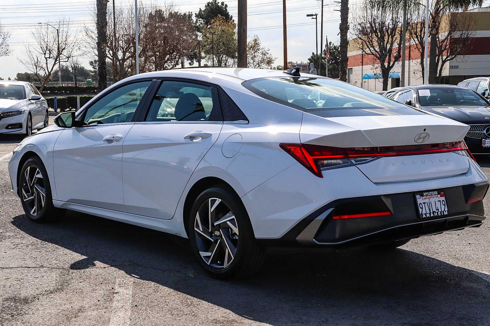 Thumbnail: 2025 Hyundai Elantra - 8