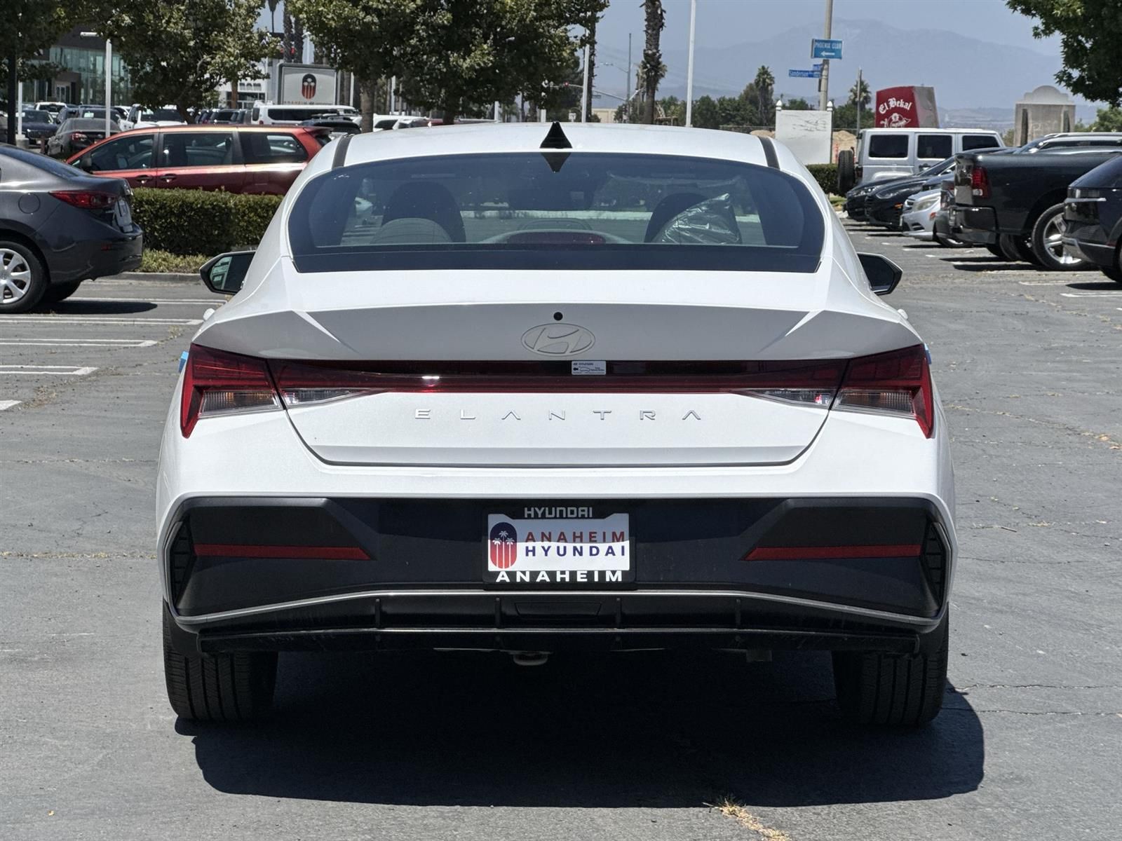 Thumbnail: 2025 Hyundai Elantra - 4
