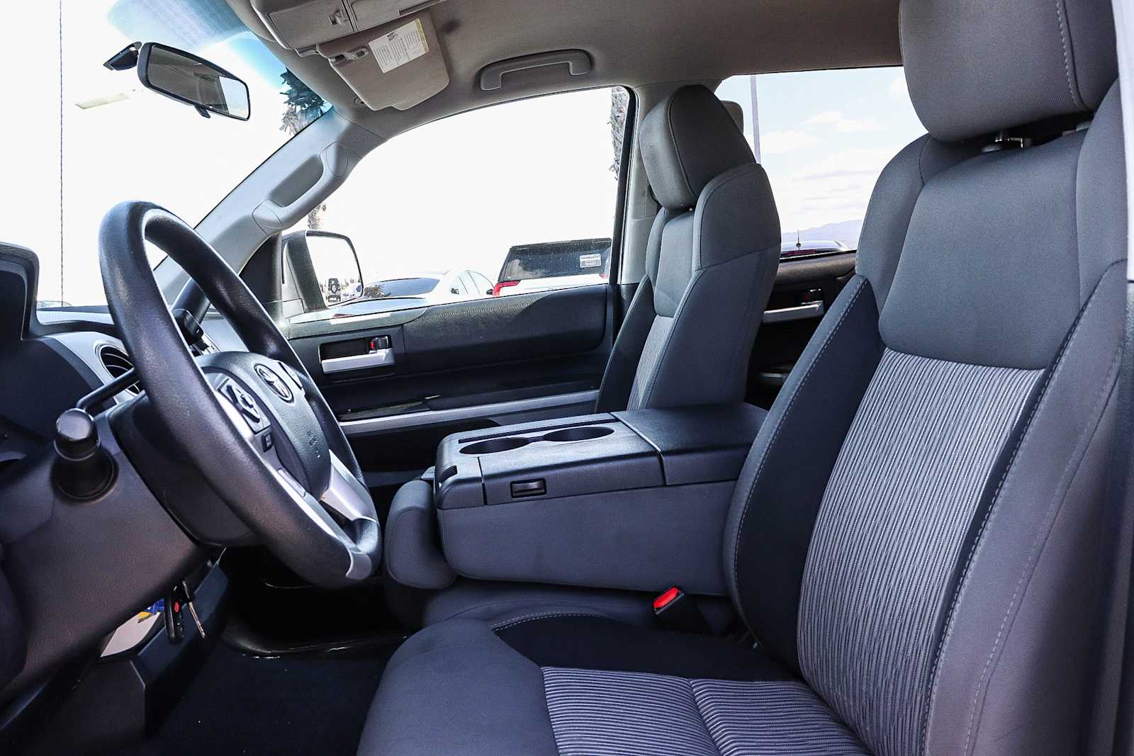 Thumbnail: 2016 Toyota Tundra - 21