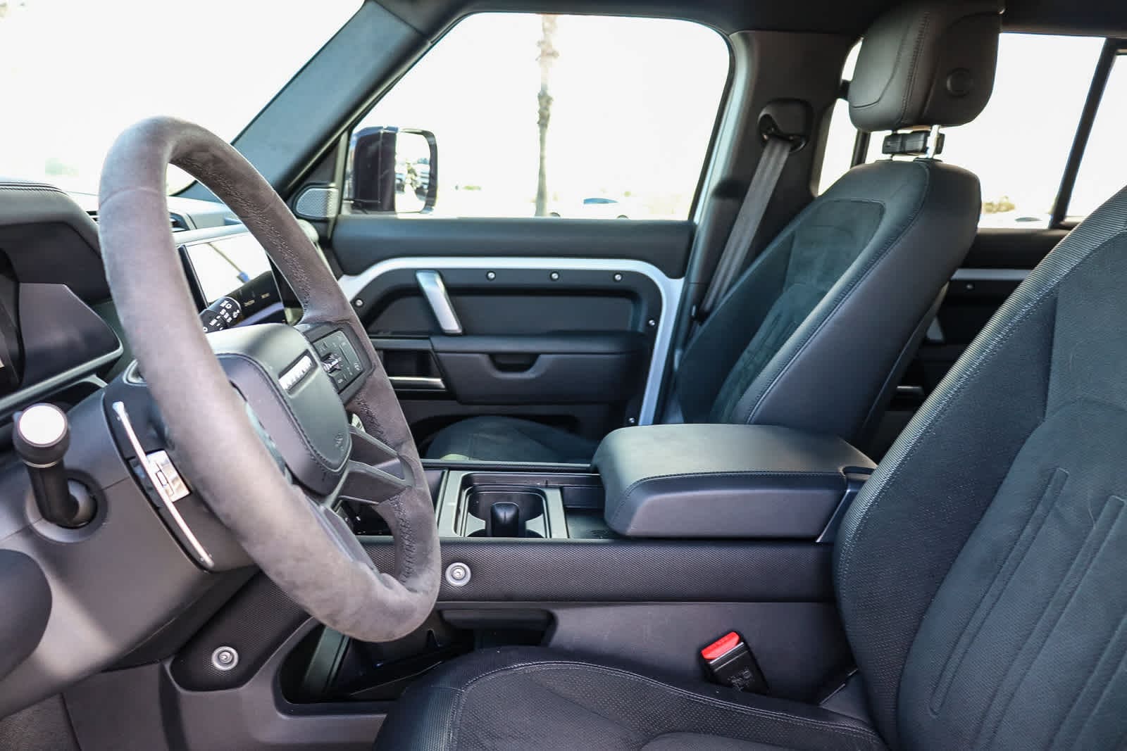 Thumbnail: 2023 Land Rover Defender - 23