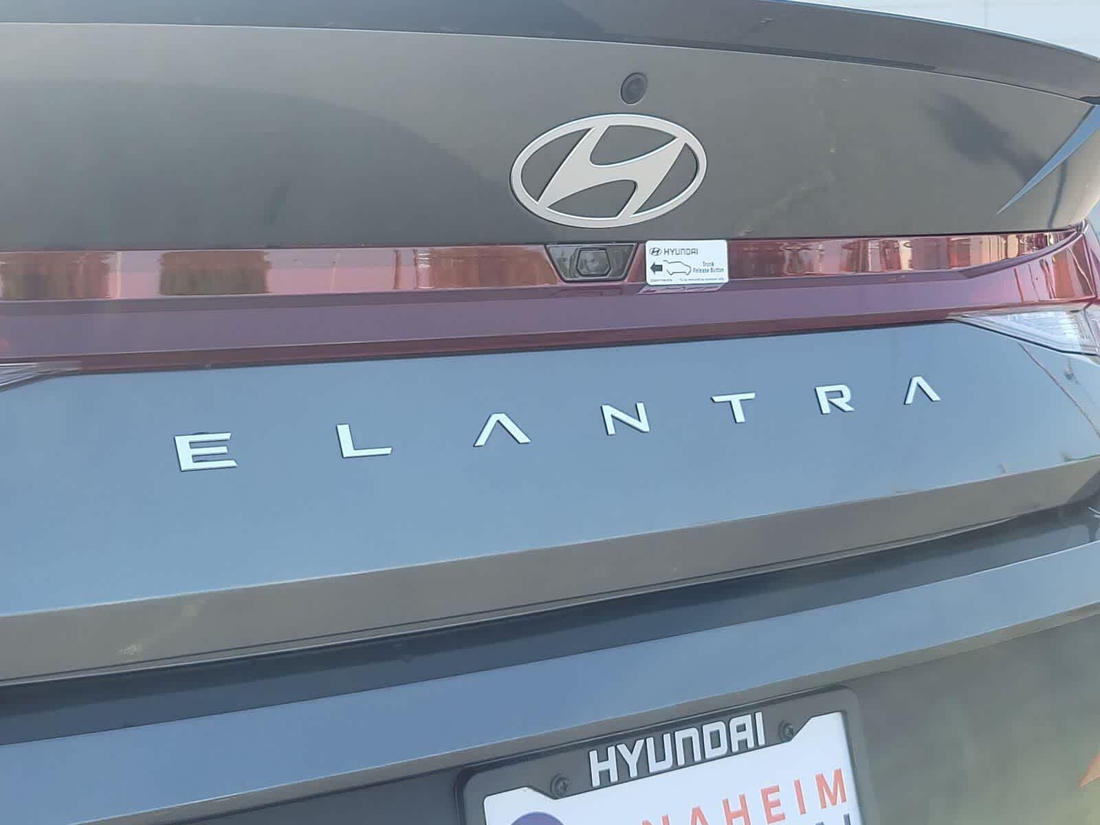 Thumbnail: 2025 Hyundai Elantra - 9