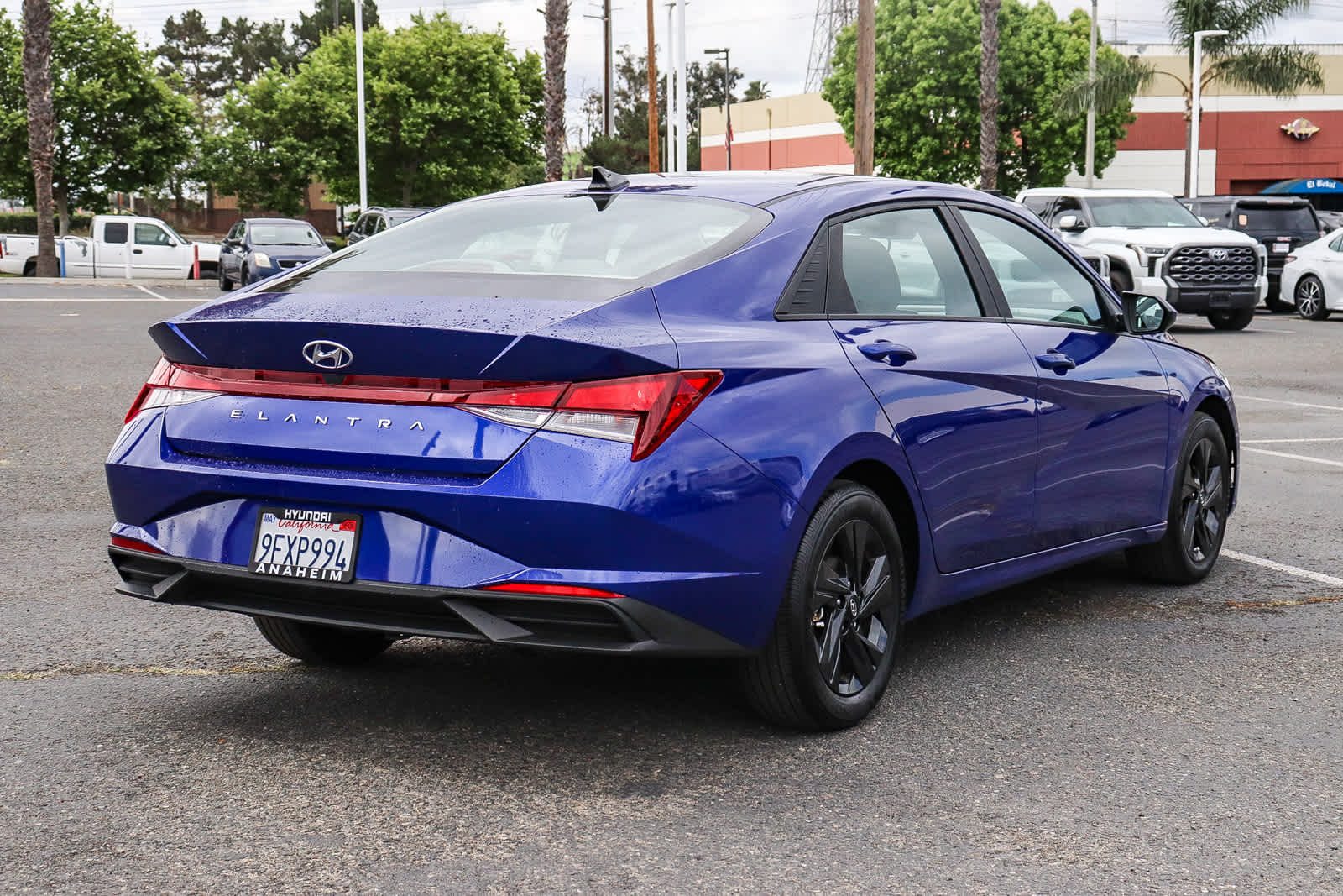 2023 Hyundai Elantra SEL photo 5