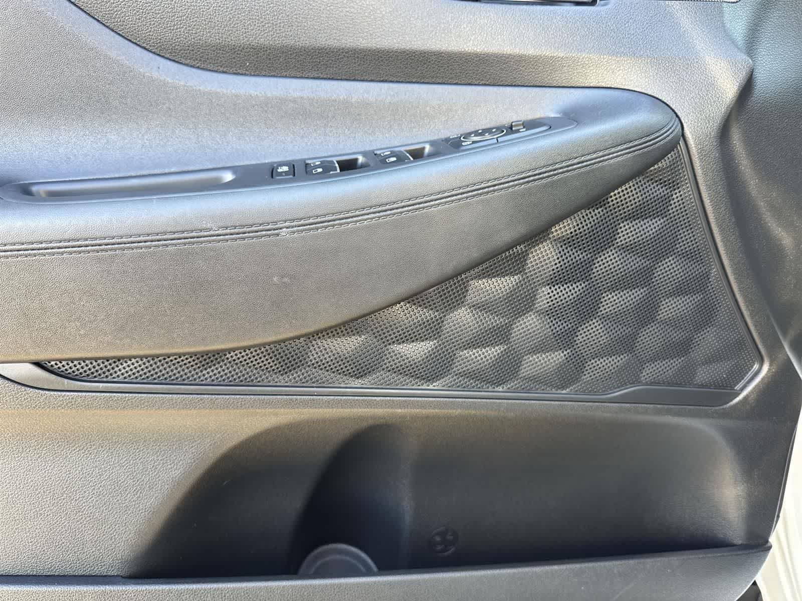 Thumbnail: 2023 Hyundai Santa Fe - 22