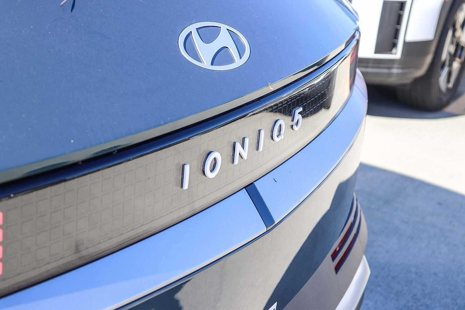 Thumbnail: 2026 Hyundai Ioniq 5 - 10