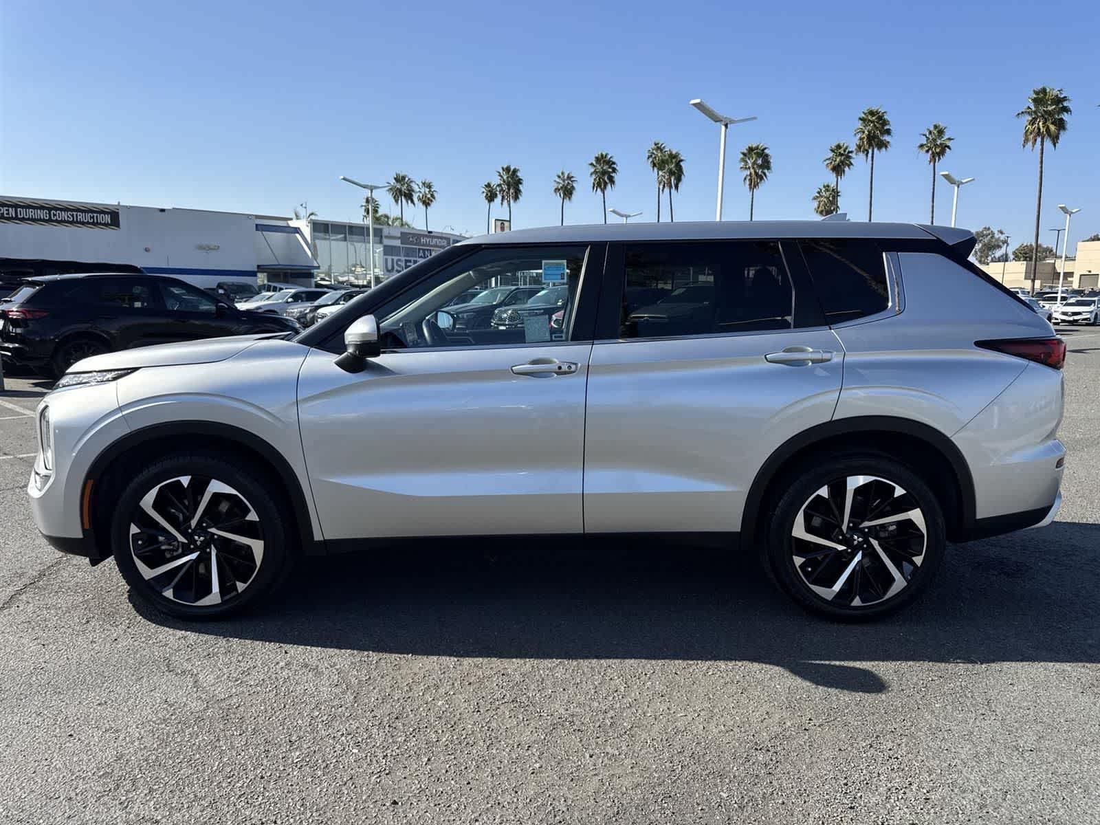 Thumbnail: 2024 Mitsubishi Outlander - 5