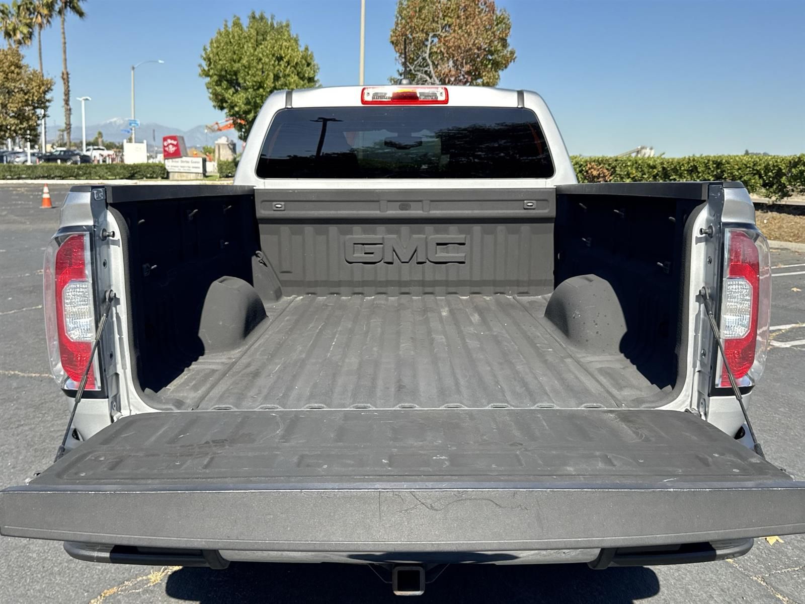 Thumbnail: 2018 GMC Canyon - 26