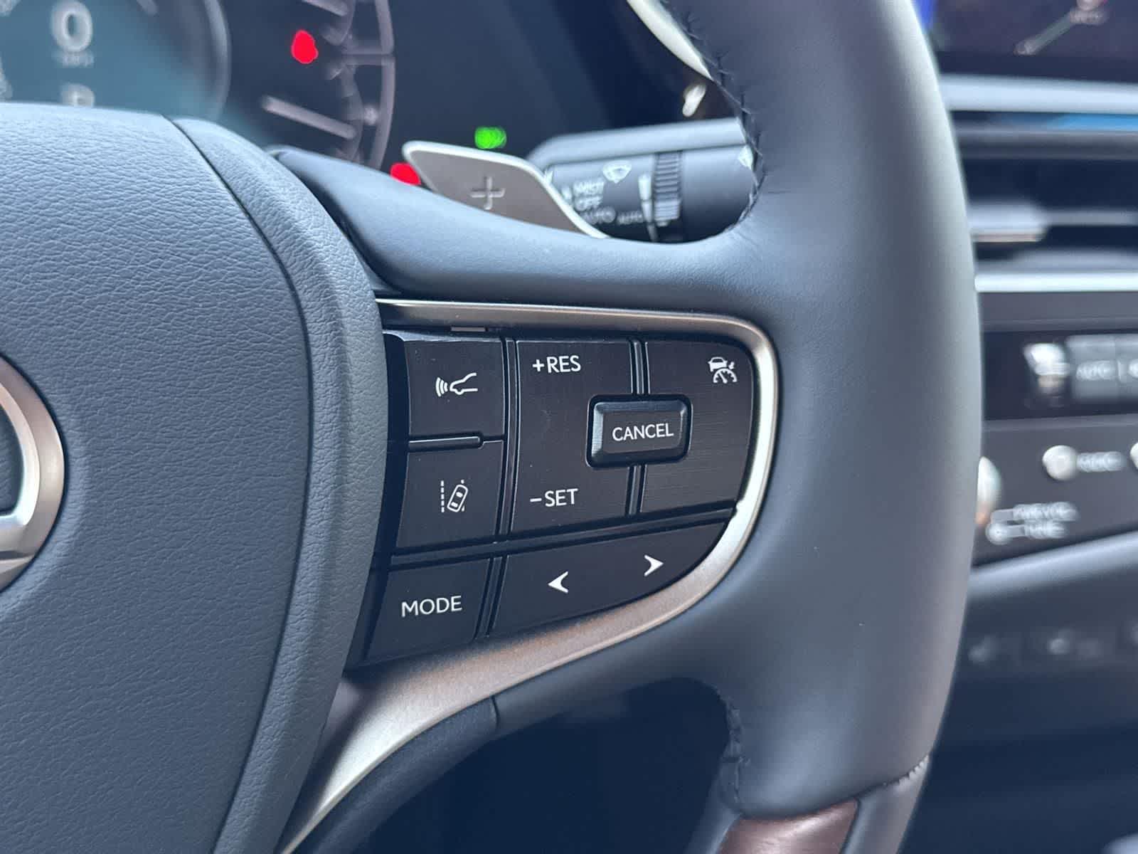 Thumbnail: 2025 Lexus ES - 12