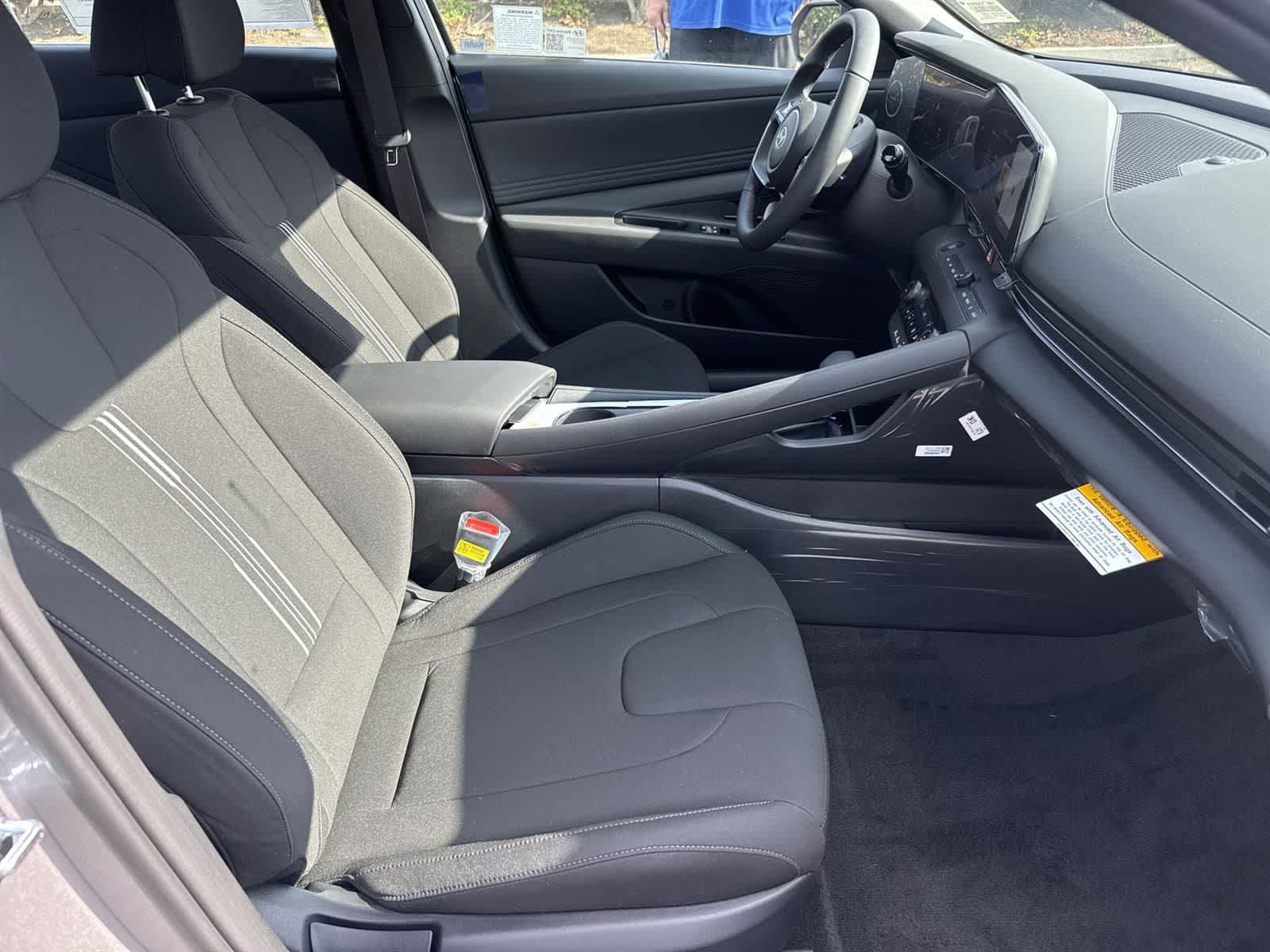 Thumbnail: 2025 Hyundai Elantra - 36