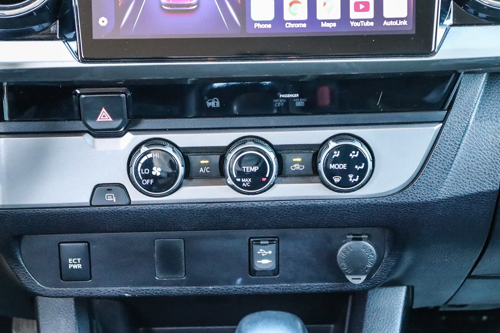 Thumbnail: 2016 Toyota Tacoma - 15