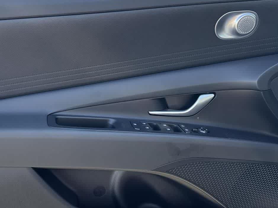 Thumbnail: 2025 Hyundai Elantra - 25