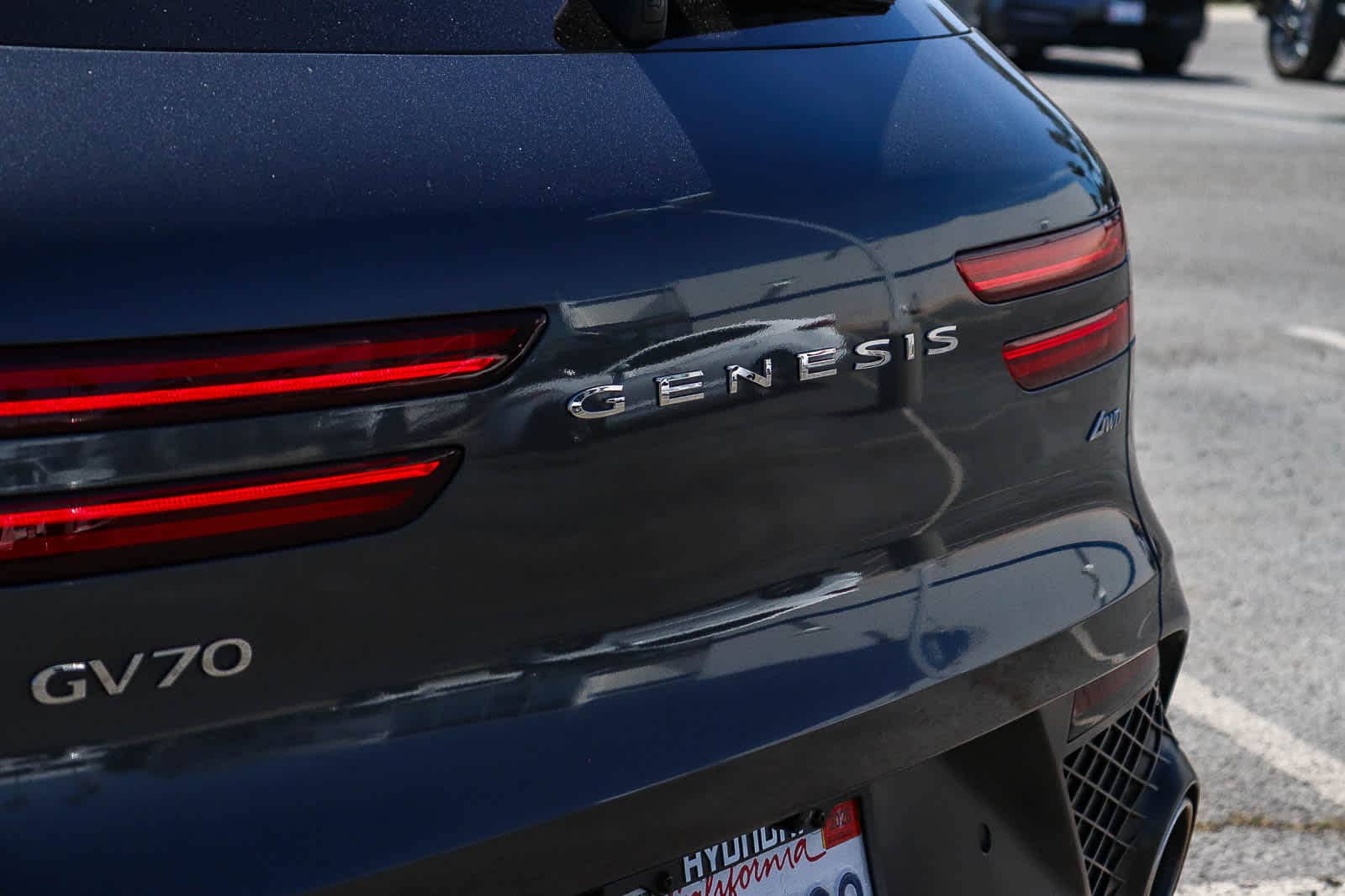 Thumbnail: 2023 Genesis GV70 - 9