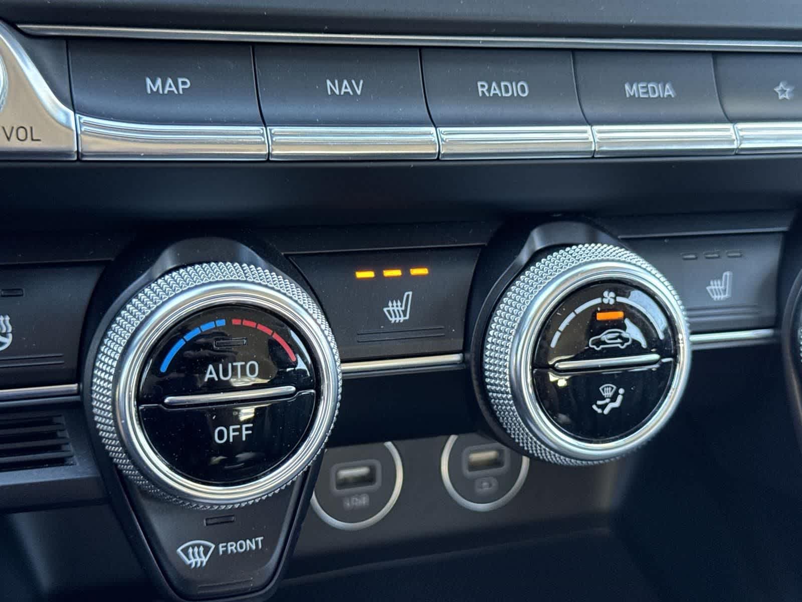 Thumbnail: 2023 Genesis G70 - 19