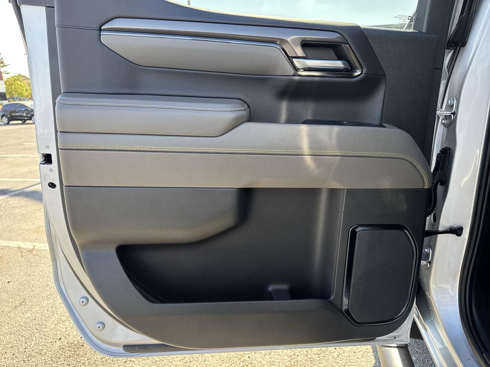 Thumbnail: 2022 Chevrolet Silverado 1500 - 26