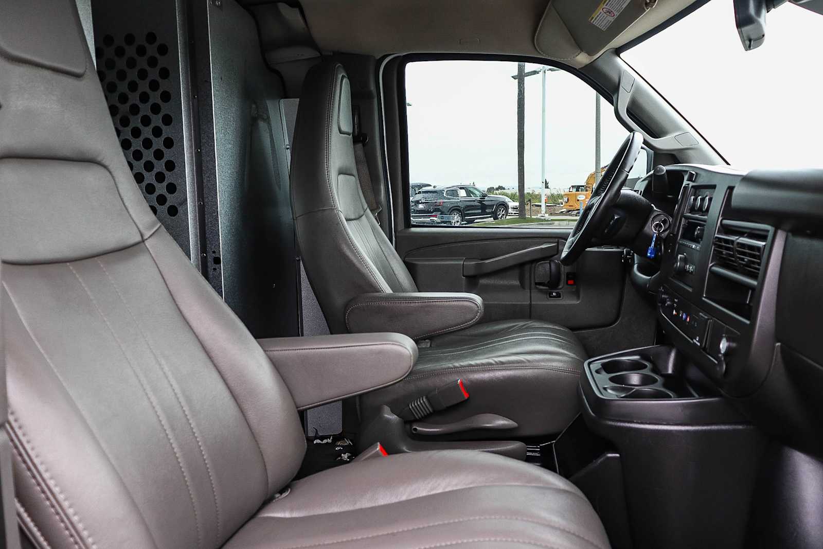 Thumbnail: 2023 GMC Savana - 16