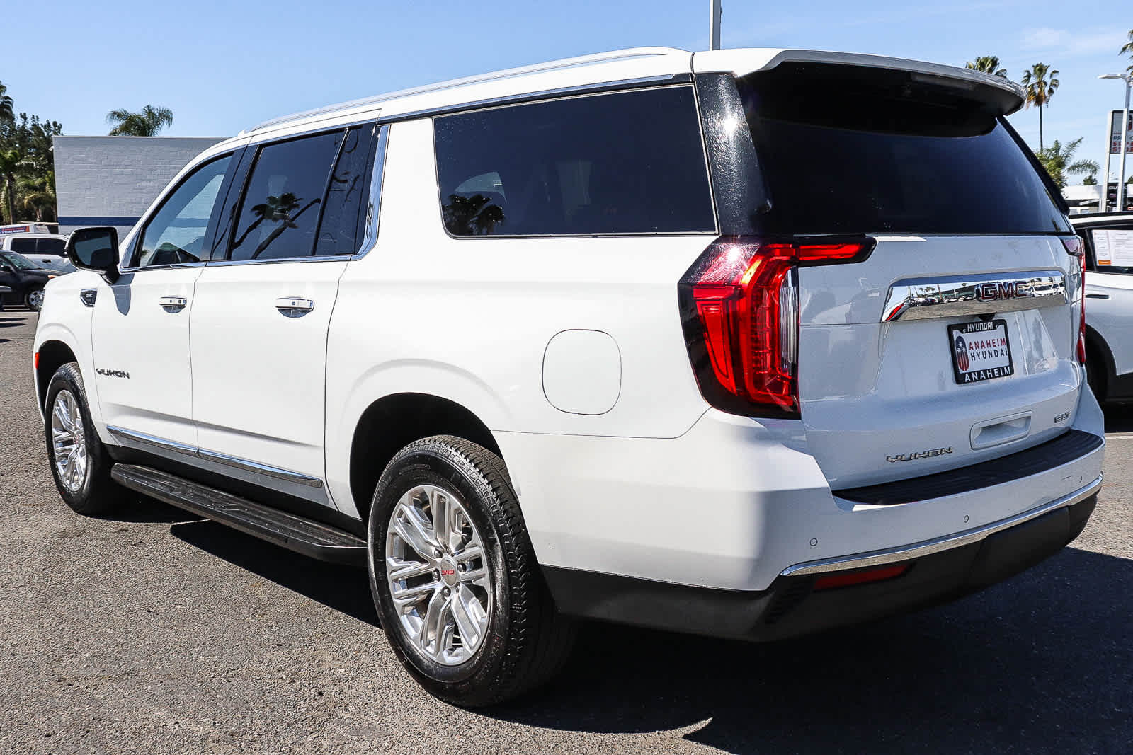 2024 GMC Yukon XL SLT photo 5