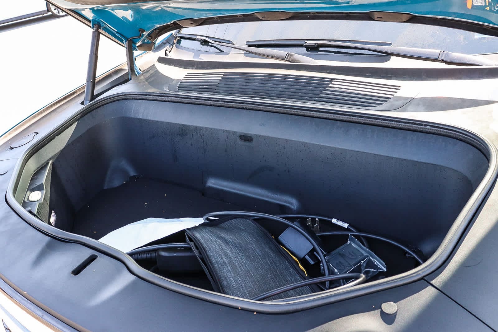 Thumbnail: 2023 Rivian R1S - 34