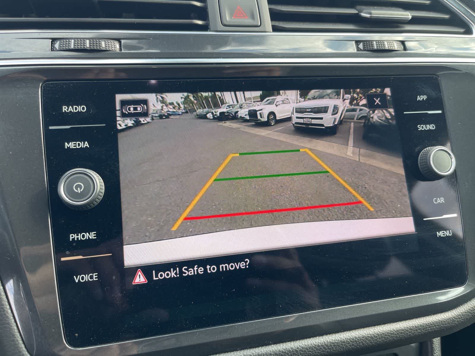 Thumbnail: 2022 Volkswagen Tiguan - 13