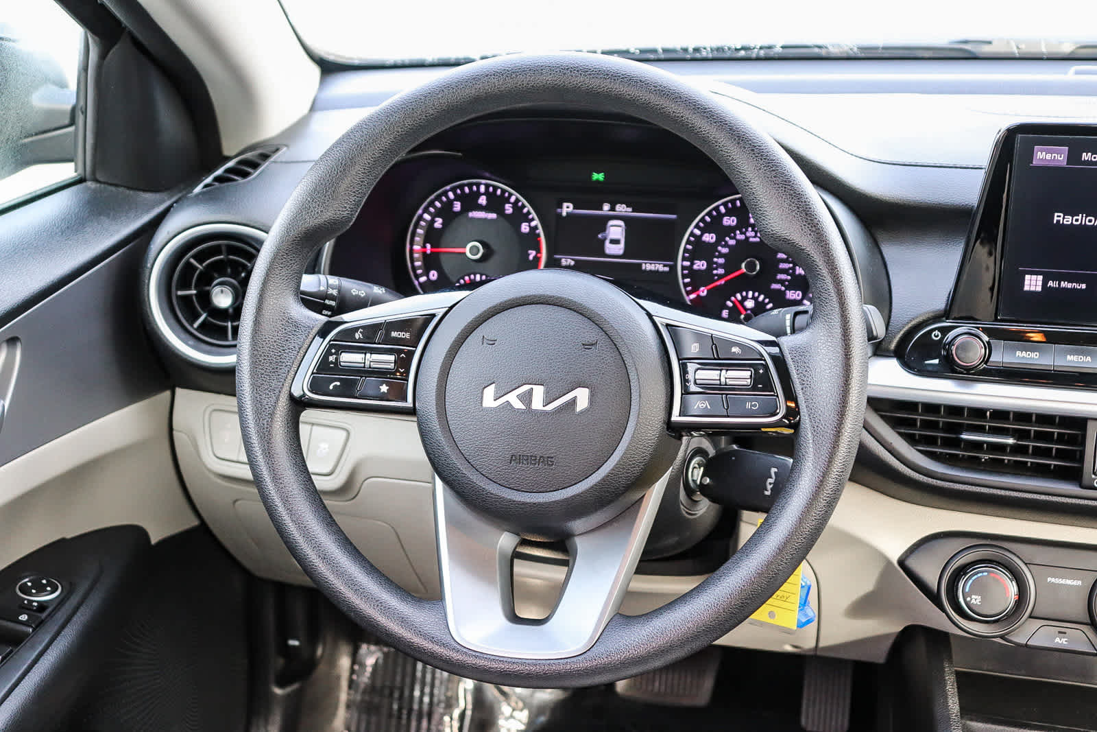 Thumbnail: 2023 Kia Forte - 17