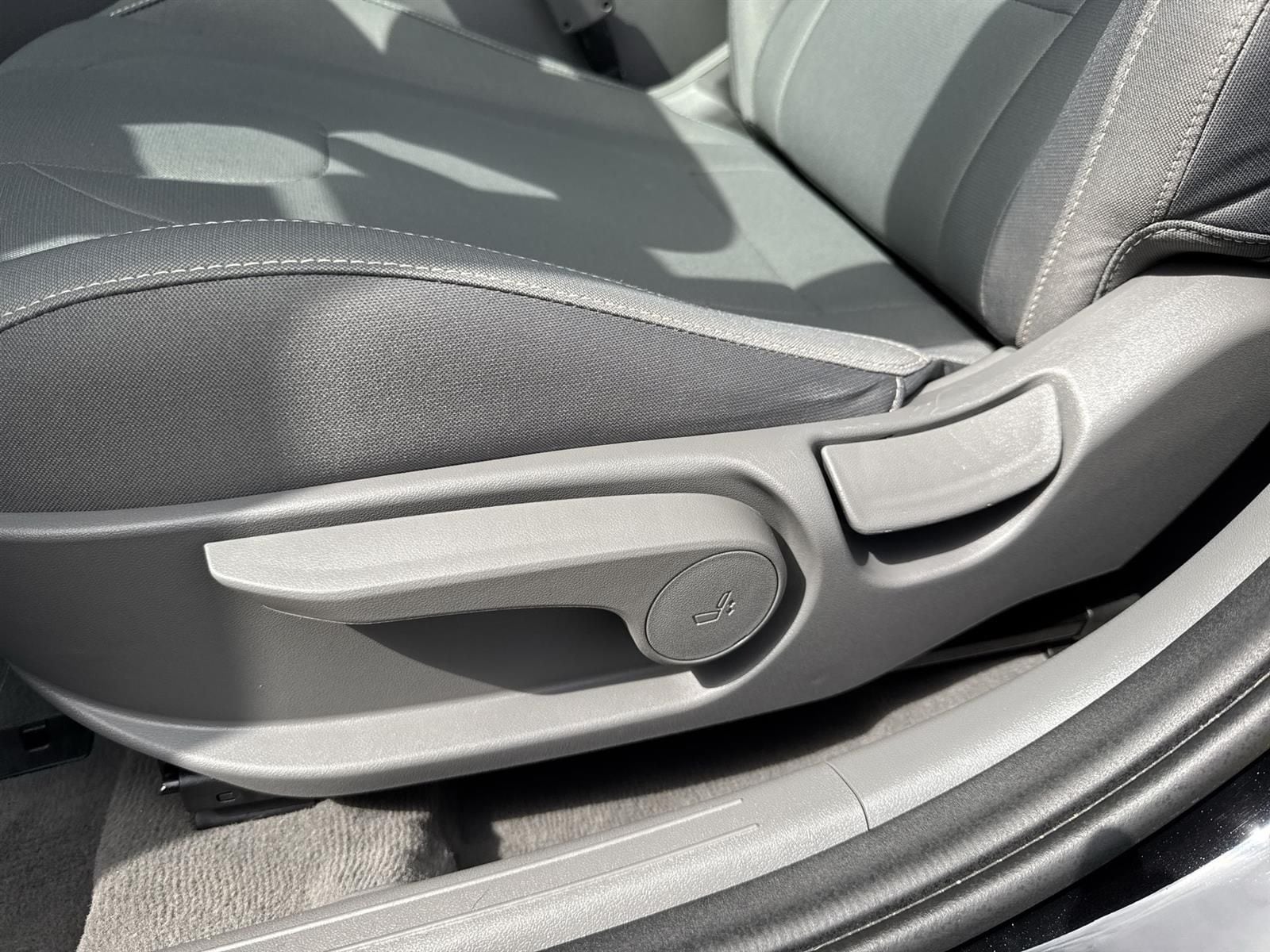 Thumbnail: 2022 Hyundai Elantra - 22