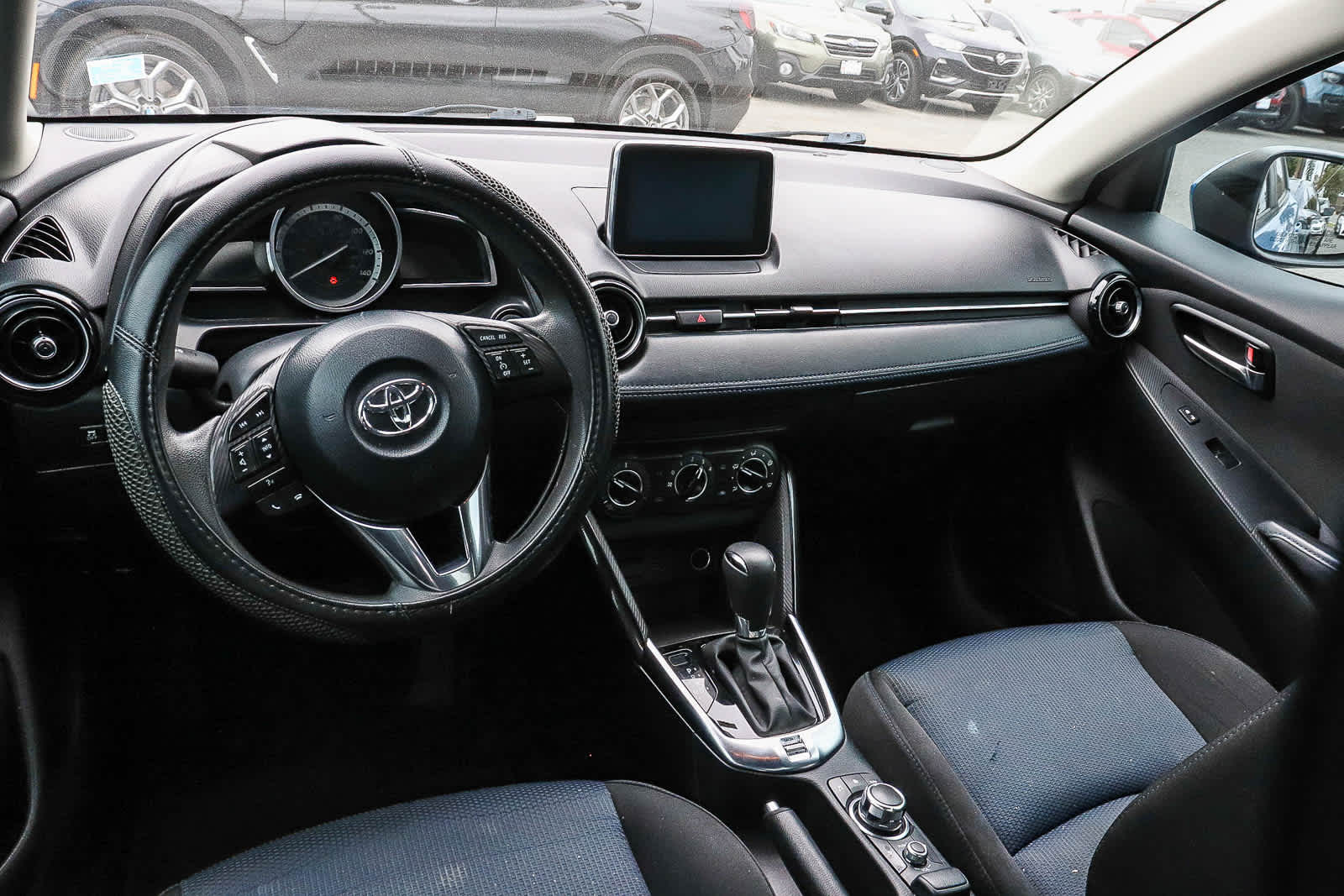 Thumbnail: 2018 Toyota Yaris iA - 17