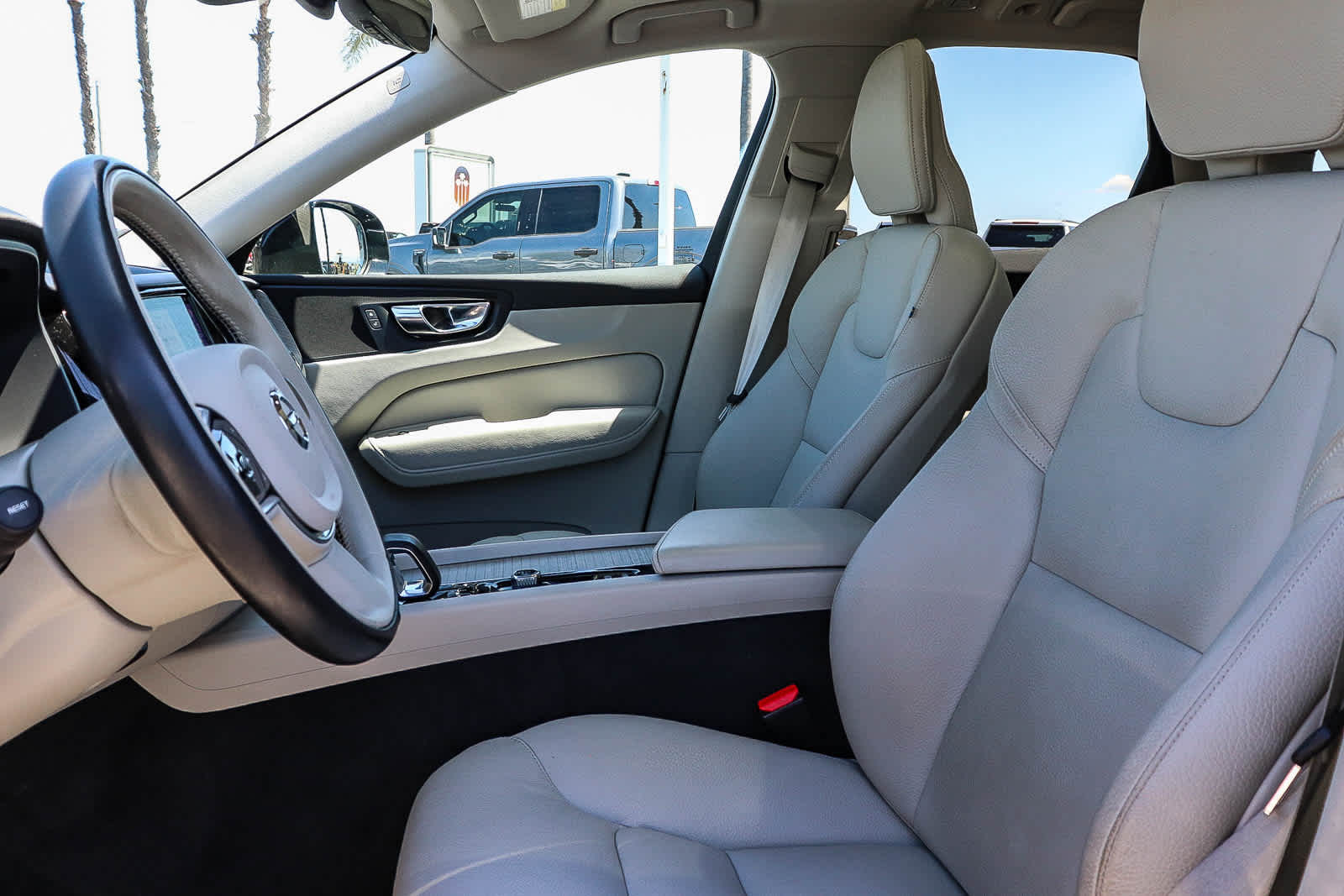 Thumbnail: 2023 Volvo XC60 - 26