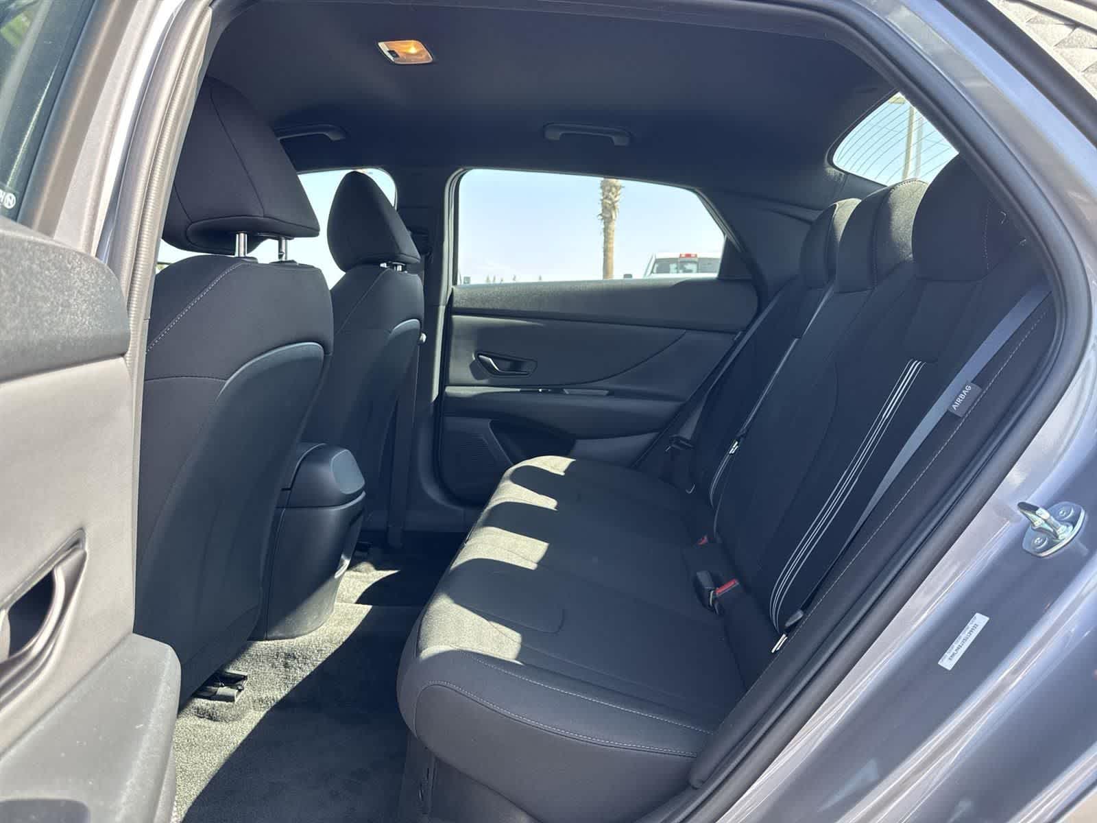 Thumbnail: 2025 Hyundai Elantra - 25