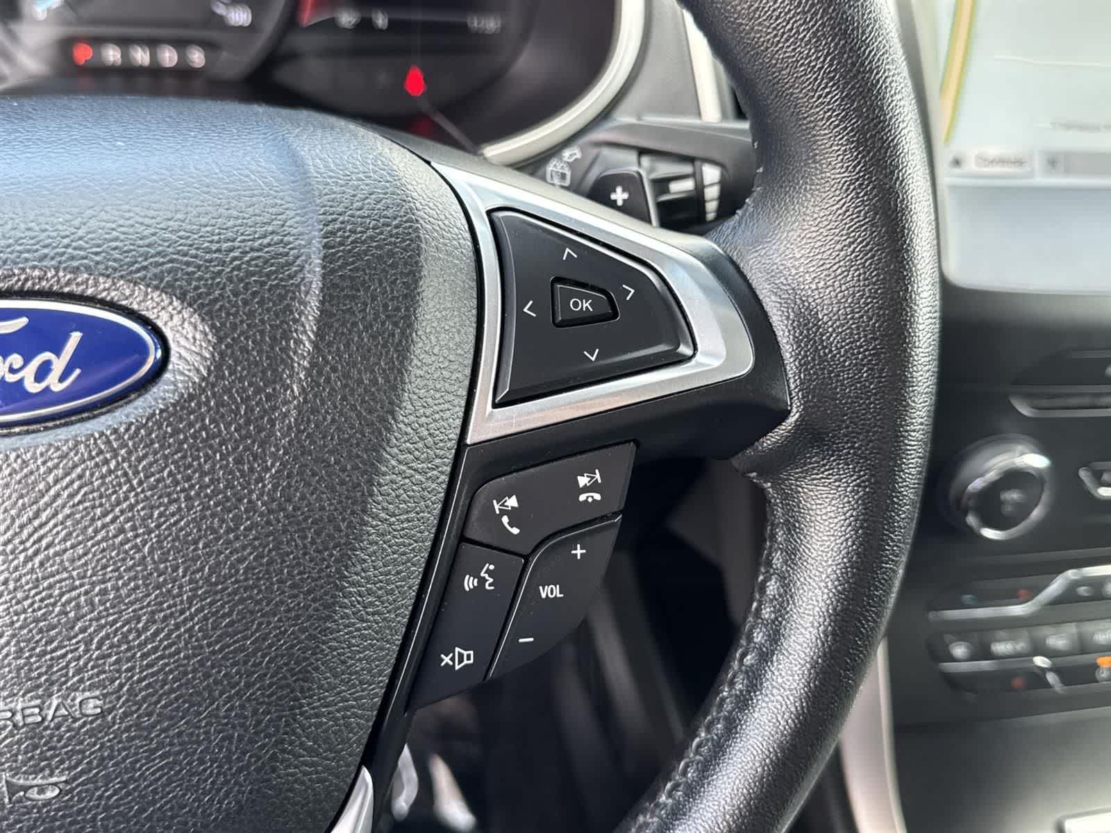 Thumbnail: 2016 Ford Edge - 12