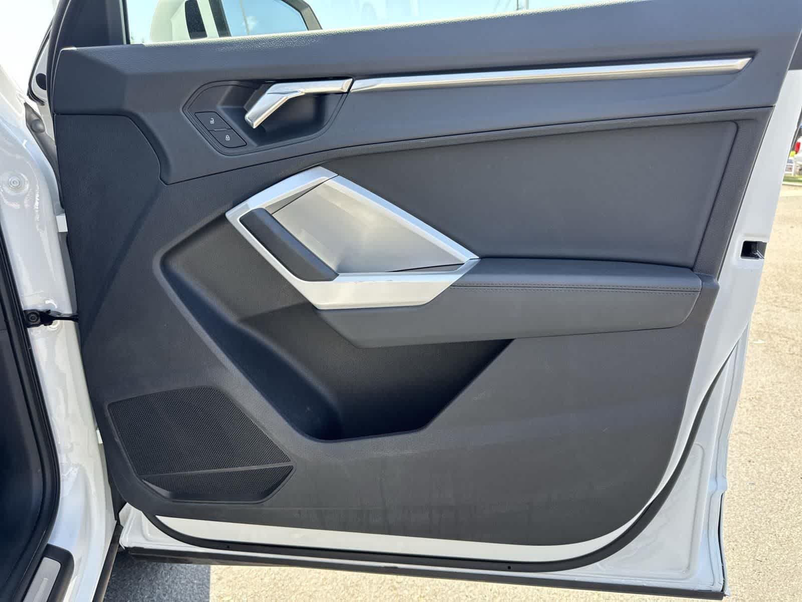 Thumbnail: 2024 Audi Q3 - 37