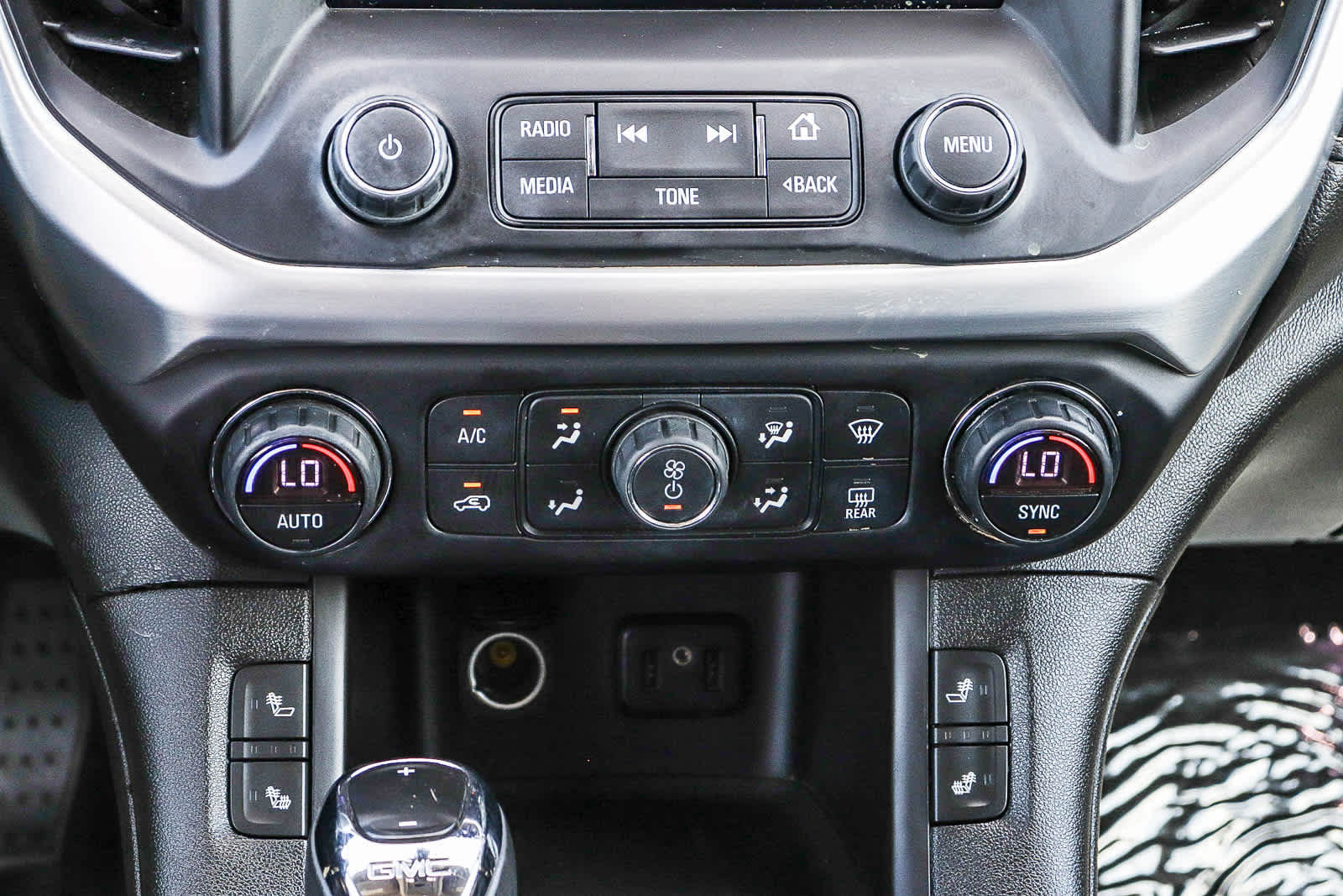 Thumbnail: 2018 GMC Acadia - 16