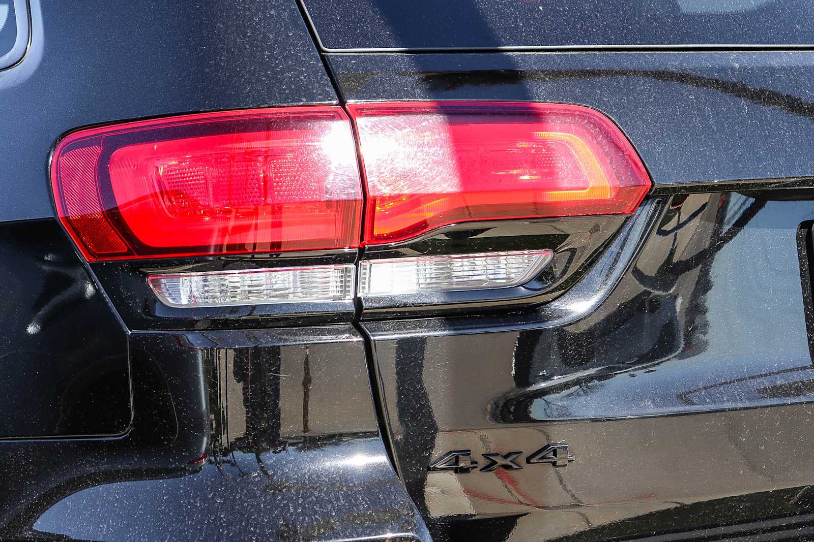 Thumbnail: 2017 Jeep Grand Cherokee - 8