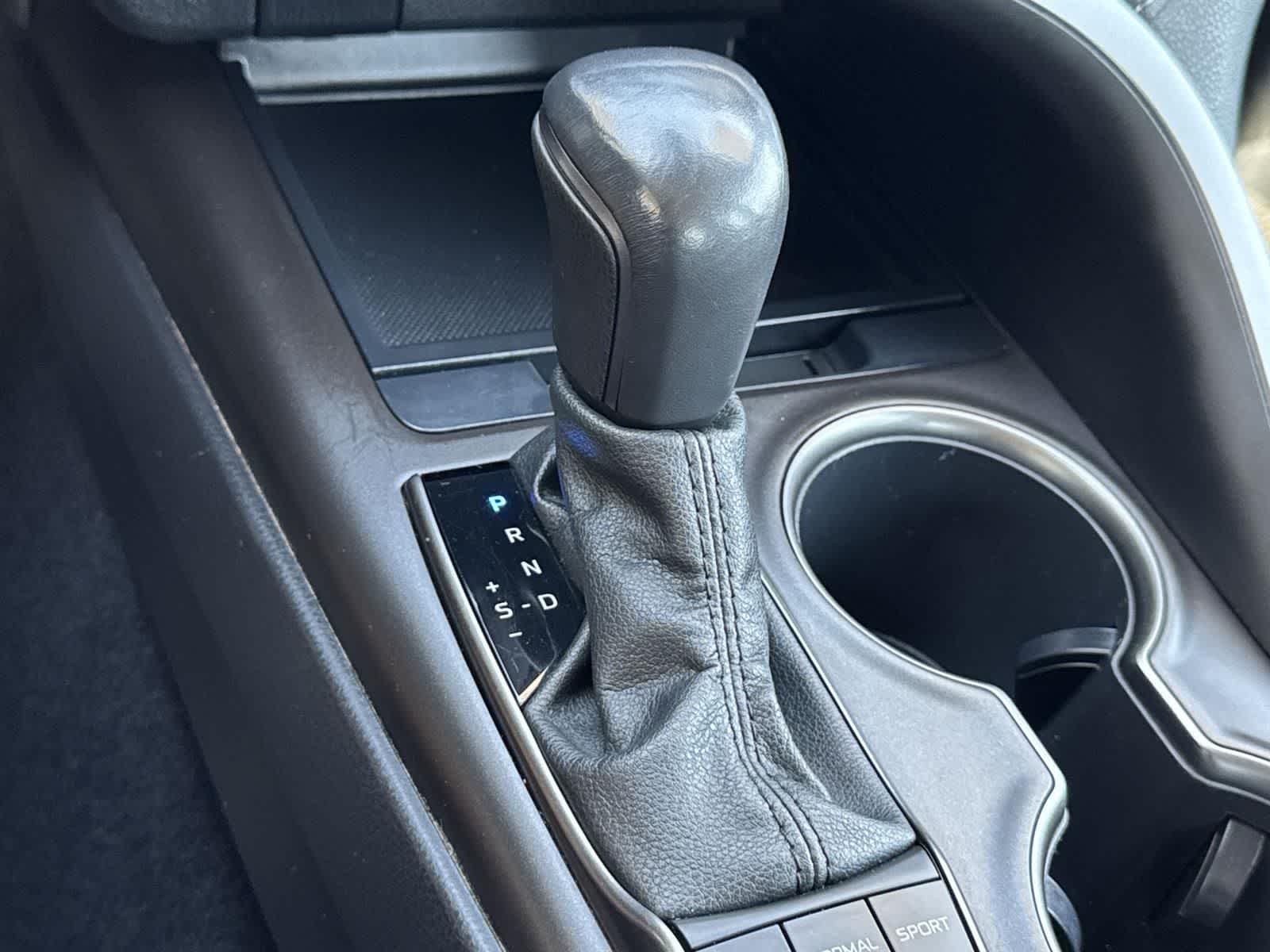 Thumbnail: 2022 Toyota Camry - 13