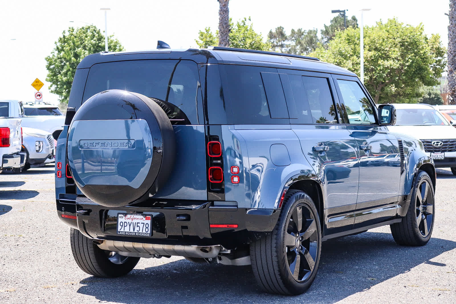 Thumbnail: 2025 Land Rover Defender - 6