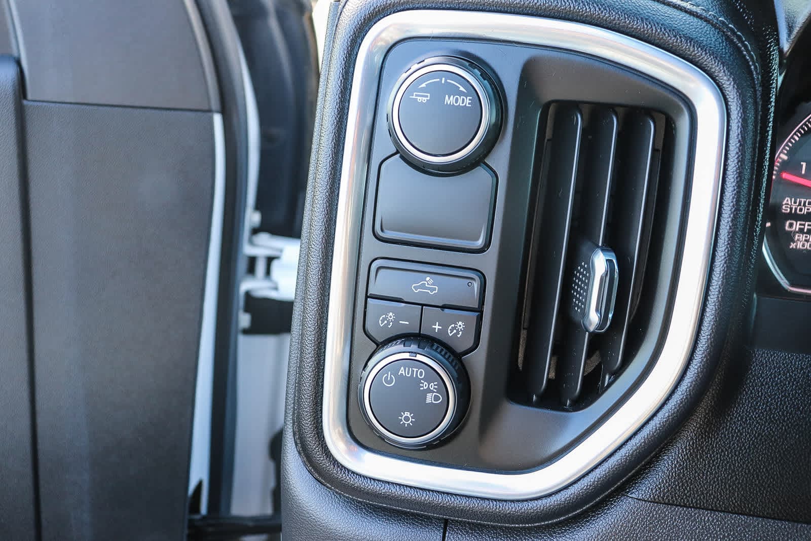 Thumbnail: 2021 Chevrolet Silverado 1500 - 21