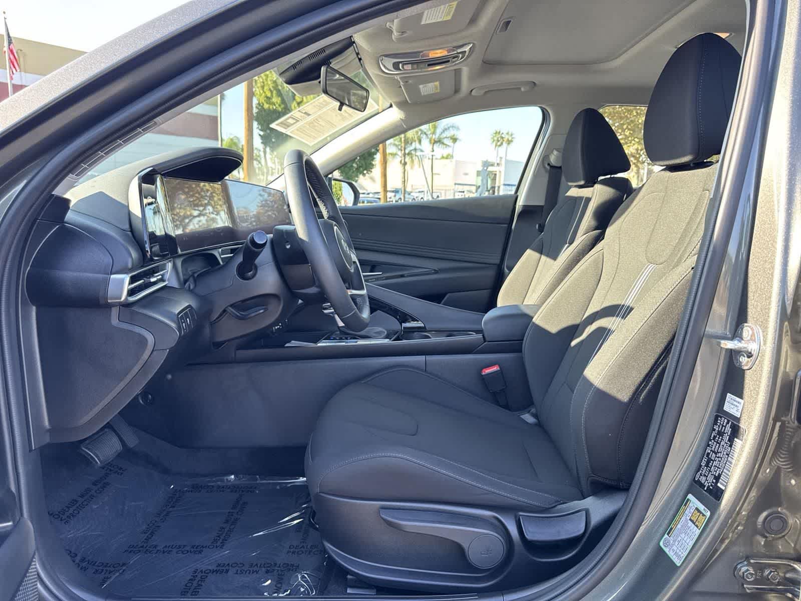 Thumbnail: 2025 Hyundai Elantra - 24