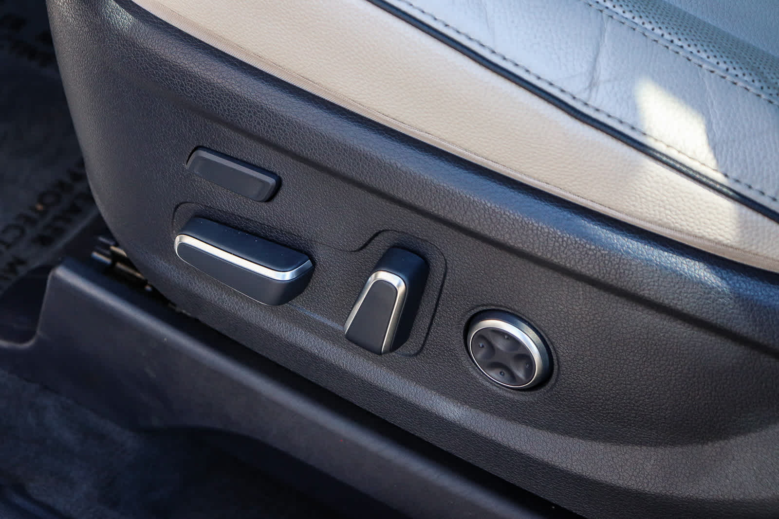 Thumbnail: 2023 Hyundai Palisade - 29