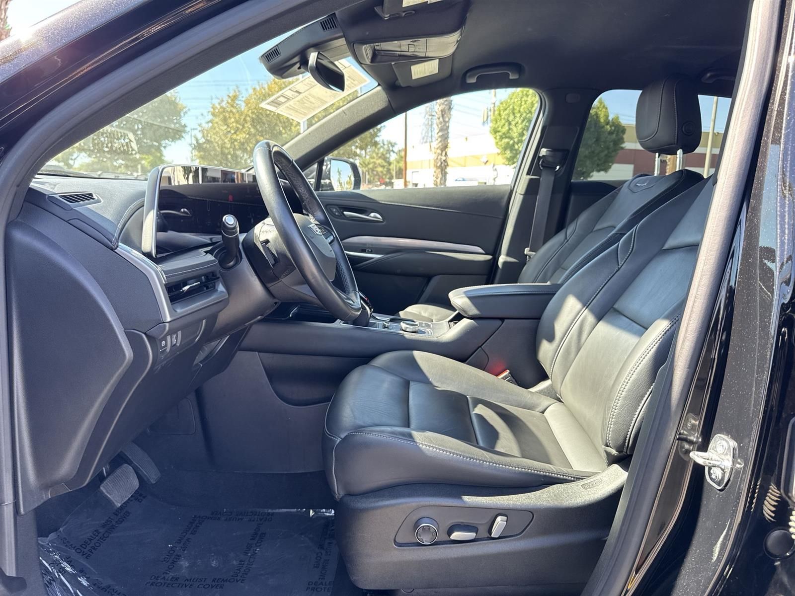 Thumbnail: 2024 Cadillac XT4 - 21
