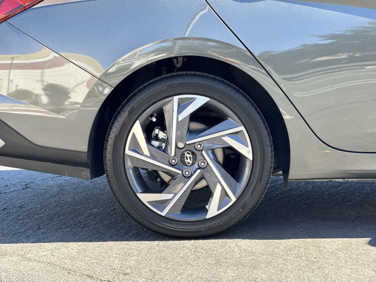 Thumbnail: 2025 Hyundai Elantra - 40